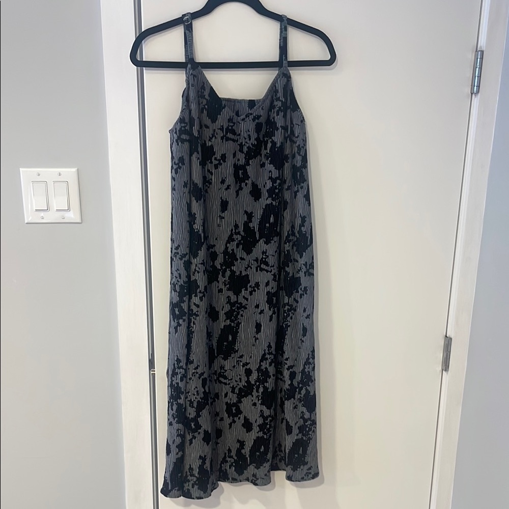Black and Gray Patterned Dress